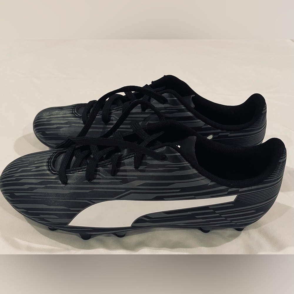 NWOT Puma Unisex Soccer Cleats Youth US Size 5.5